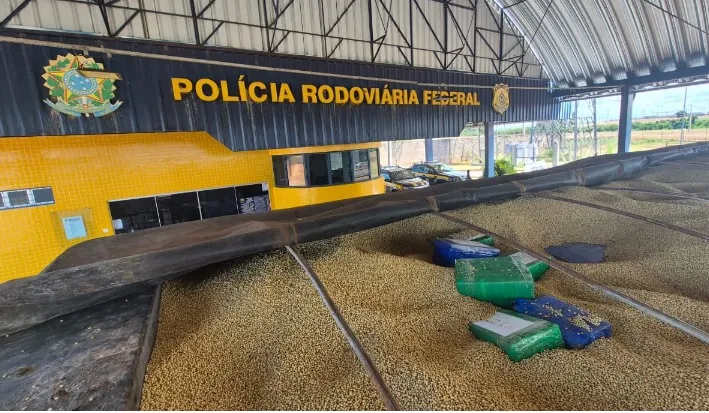 PRF apreende mais de 3 toneladas de maconha em carga de soja