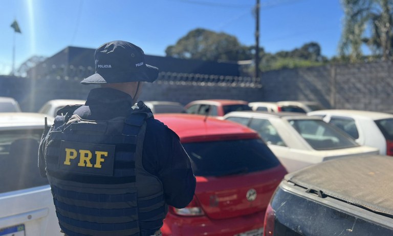 PRF realiza 4º leilão virtual de veículos em 2025 no Paraná