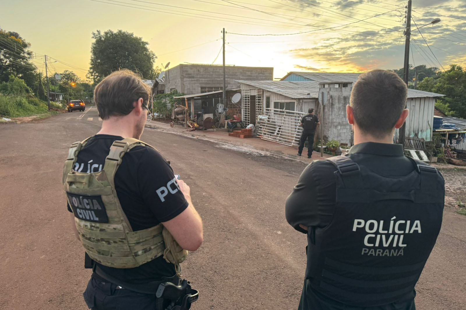 75 mandados: megaoperação da Polícia Civil combate o tráfico na Região Oeste