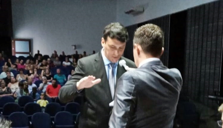 John Nodari é empossado para o cargo de prefeito de Pato Bragado