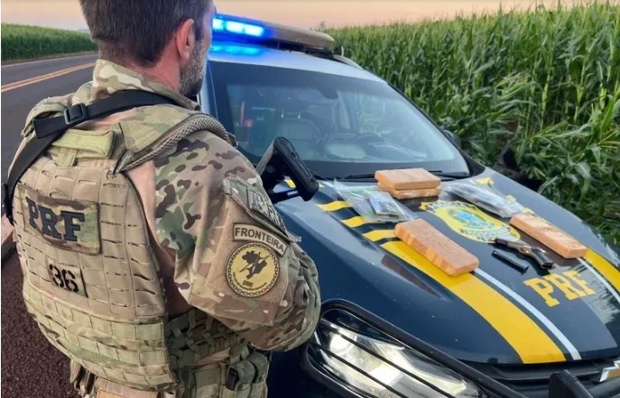 PRF apreende drogas e pistola “premium” após 25 km de perseguição