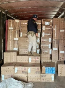 PRF apreende  300 mil maços de cigarros em Marechal Cândido Rondon